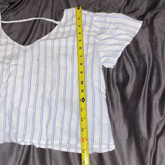 🐚Comfy Blue and White stripped top! - Picture 4 of 6